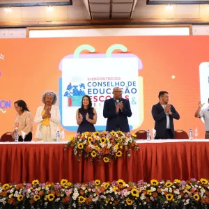 CEE e escolas privadas