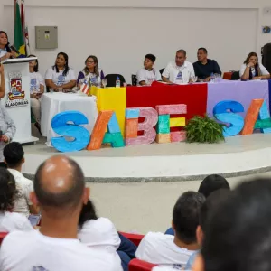 SEC reforça importância do SABE e SAEB durante mobilização da rede municipal de Alagoinhas