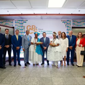 Em Salvador, Jerônimo participa de abertura de fórum que debate gestão pública e controle sustentável