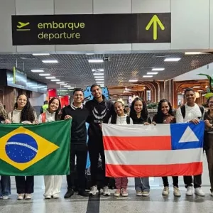 Educação que constrói pontes: jovens de Ponto Novo brilham em evento internacional