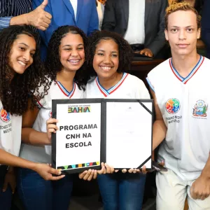 Estudantes baianos são aprovados nos exames da CNH gratuita