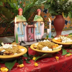 Caruru de São Cosme e São Damião completa um ano de reconhecimento como patrimônio imaterial da Bahia   A tradição, que une fé, ancestralidade e partilha coletiva, foi registrada em 2024 e conta com ações de salvaguarda para a preservação do bem   O Instituto do Patrimônio Artístico e Cultural da Bahia (IPAC), órgão vinculado a Secretaria de Cultura da Bahia (Secult-Ba), celebra o primeiro ano de registro do caruru de São Cosme e São Damião como patrimônio cultural imaterial da Bahia. O reconhecimento, em s