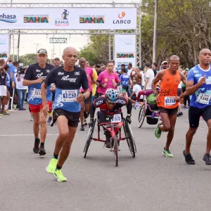 Mais de 2 mil pessoas participam de corrida e caminhada neste sábado, no CAB