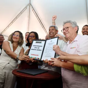 Estado inaugura SAC e pavimentação em Abrantes, entrega esgotamento sanitário em Arembepe e anuncia novas UPAs para o litoral de Camaçari