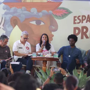 Flica 2025: mesa de conversa debate a leitura como prática essencial para formação de cidadãos