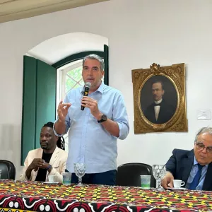 Guia sobre patrimônio documental do 2º maior Arquivo Público do Brasil é lançado na Bahia