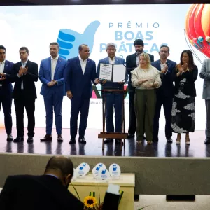 Governador Jerônimo autoriza concursos para contratação de 890 novos servidores estaduais