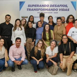Conder homenageia servidores em evento com palestrante Pedro Pimenta