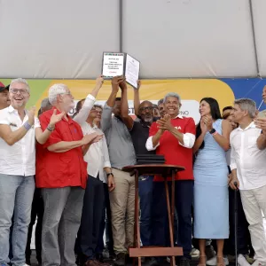 Governo do Estado autoriza pavimentação da BA-884 e entrega de equipamentos de segurança e saúde em Cairu