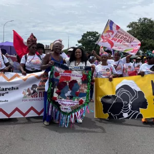Em Brasília, mulheres negras da Bahia marcham por reparação e bem viver
