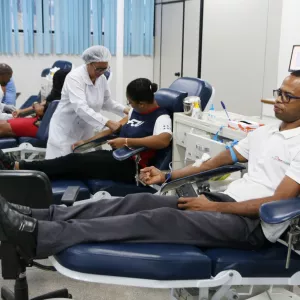 Hemoba celebra a Semana do Doador com a participação do cantor Tony Salles