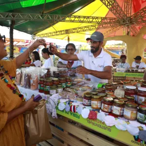 Feira da Agricultura Familiar acontece até domingo com 700 expositores da Bahia e apresentações musicais no Parque Costa Azul