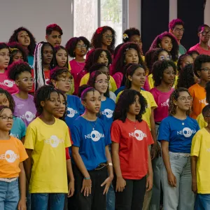 Coro Infantojuvenil do NEOJIBA realiza apresentação especial de Natal na Estação Rodoviária do Metrô