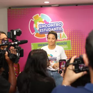 SEC anuncia Projeto Férias na Escola durante abertura do Encontro Estudantil 2025