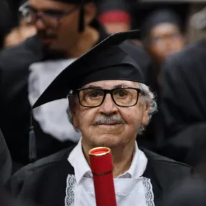 Formatura da EJA celebra conclusão do ensino médio de 293 estudantes da rede estadual de ensino