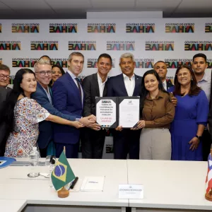 Governo e Prefeitura discutem ações e projetos para Lauro de Freitas durante reunião em Salvador