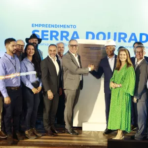Jerônimo Rodrigues prestigia lançamento de projeto que vai transmitir energia renovável para 20 municípios baianos