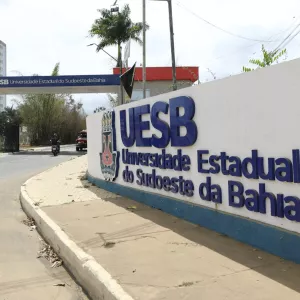 Escolas estaduais do Médio Rio de Contas celebram aprovações de estudantes na Uesb