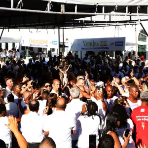 Sexta-feira da Gratidão atrai turistas à Basílica do Senhor do Bonfim