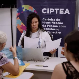 Caravana promove direitos humanos com serviços e formações gratuitas