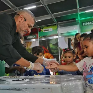 Cozinha Show traz para Fenagro programação voltada às crianças, valorização feminina e integração entre chefs e público