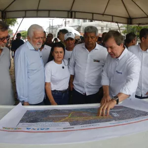 Governador vistoria obras de macro e microdrenagem na Cidade Baixa e reforça combate histórico aos alagamentos