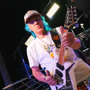 Banda Armandinho, Dodô e Osmar celebra 75 anos do trio elétrico com desfile sustentável no Circuito Barra-Ondina