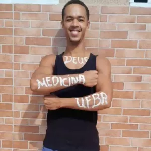 Da escola estadual à Medicina na UFBA: a vitória de um jovem baiano