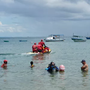 Carnaval: Batalhão Marítimo dos Bombeiros alerta para riscos da combinação bebida e mar