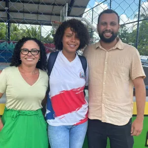 Estudante da rede estadual alfabetizada aos 11 anos de idade comemora ingresso na universidade