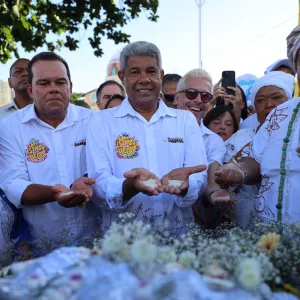 Fé e tradição marcam a Festa de Iemanjá em Salvador