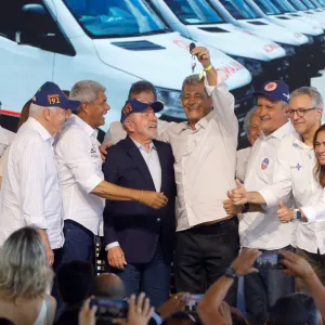 Bahia recebe mais de R$ 300 milhões em investimentos do PAC Saúde com entrega de veículos e equipamentos