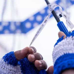 Campanha Laço Branco mobiliza Filhos de Gandhy no combate à violência contra a mulher