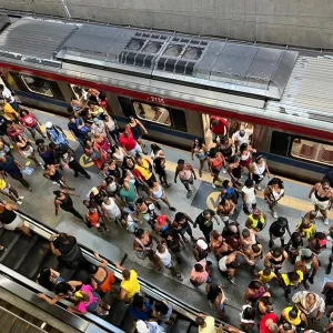 Metrô Bahia bate recorde e transporta 1,9 milhão de passageiros no Carnaval 2026
