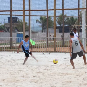 Terceira etapa da Copa Metropolitana de Beach Soccer movimenta orla da Boca do Rio neste final de semana