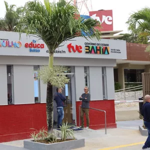 Rádio Educadora FM comemora 48 anos e oferece gratuitamente 22 programas para rádios de todo o País