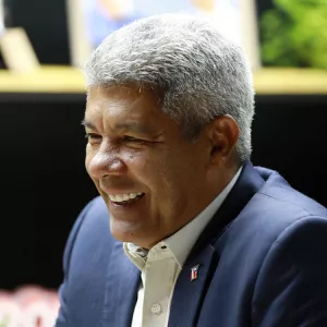 Jerônimo anuncia ponto facultativo na segunda-feira (20), véspera do feriado de Tiradentes