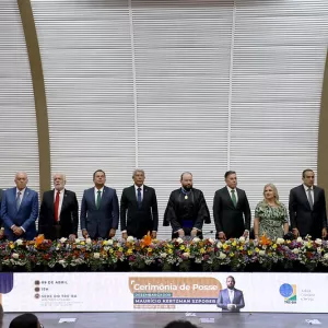 Governador destaca papel da Justiça Eleitoral durante posse da nova presidência do TRE-BA