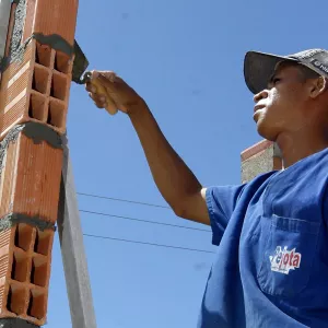 Com 6.890 novos postos em fevereiro, a Bahia gerou 13.250 vagas no ano