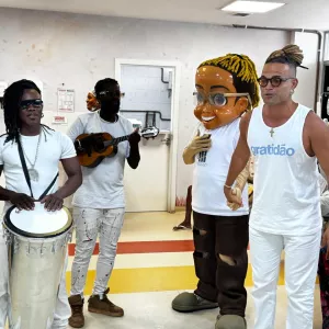 Tarde de música no serviço de hemodiálise do HGRS