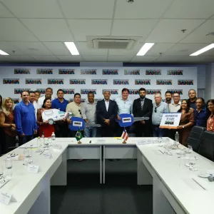 Estado garante ambulância, equipamentos e novos investimentos para Santa Teresinha