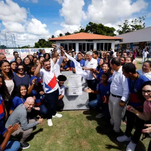 Governo entrega escola modernizada e anuncia pacote de obras em mobilidade e saúde para Conde