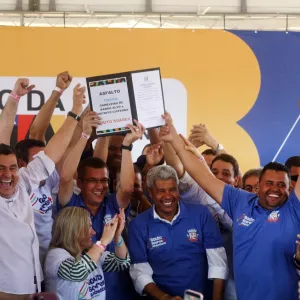 Pavimentação, inclusão digital e proteção às mulheres marcam a presença do Estado em Souto Soares