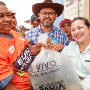  SEAGRI homenageia produtores do extremo sul e entrega equipamentos agrícolas na Euna Agro