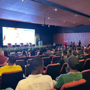 Seagri destaca crescimento da avicultura baiana em abertura do I Simpósio Aves Nordeste 2026