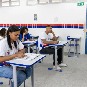 Profissionais da Educação começam a receber pagamento do acordo do Piso Salarial do Magistério
