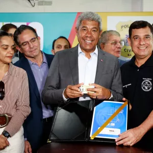 Governo da Bahia inicia emissão da nova Carteira de Identidade Nacional em policarbonato