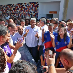 Inauguração de nova escola estadual amplia oferta de ensino em tempo integral para estudantes de Barra