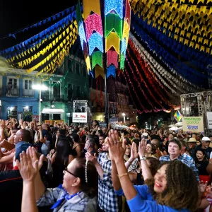 São João da Bahia reúne grandes nomes do forró e fortalece cultura popular no Centro Histórico de Salvador
