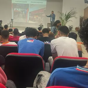 Ecofeira destaca protagonismo estudantil e projetos sustentáveis da rede estadual no Território de Irecê
